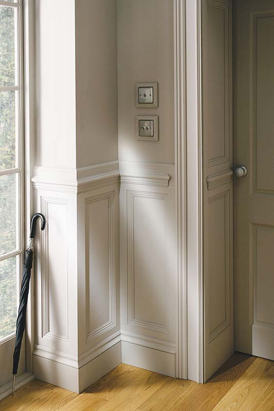 A Finishing Touch With Decorative Mouldings