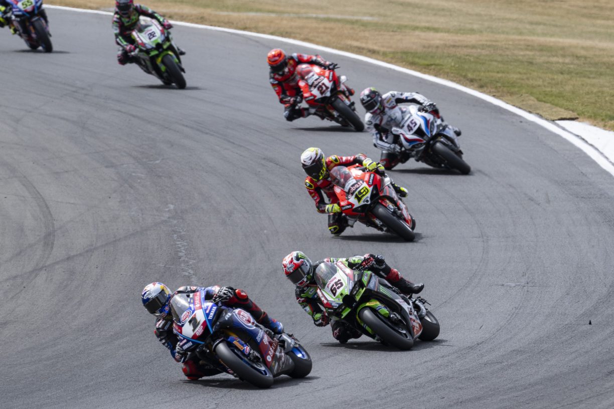 REA CLOSES IN ON TITLE LEAD